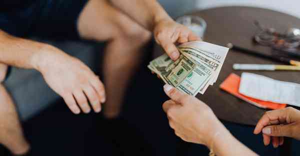 新校宣传片脚本